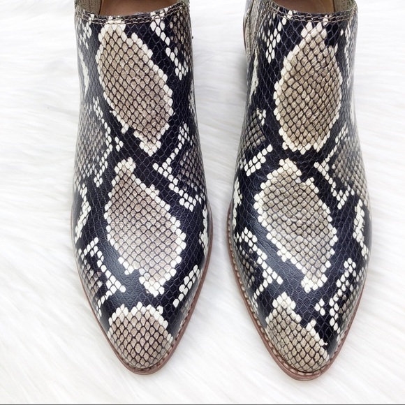 New Madewell Sonia Snake Embossed Low Chelsea Boot - Picture 2 of 12
